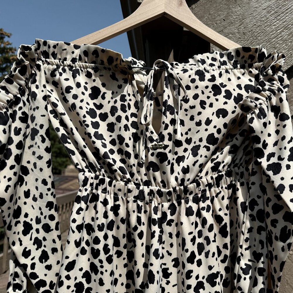 EUC Beach Bunny Off-Shoulder 3/4 Sleeve Tanner Leopard Romper - Picture 6 of 15